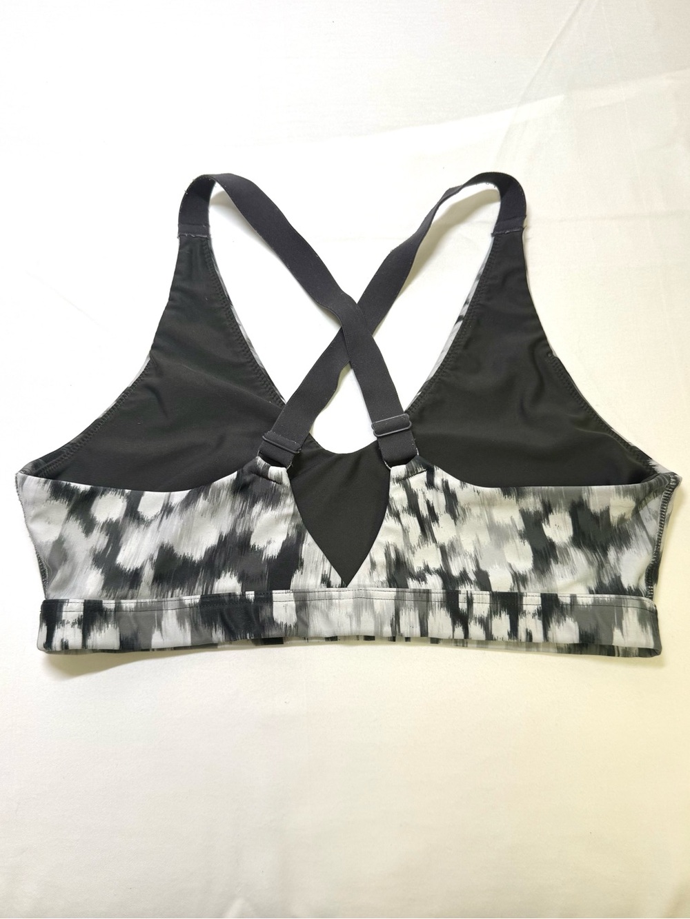 OFFLINE by Aerie Gray Abstract Print Cross Back Medium Support Sports Bra M - Picture 2 of 6